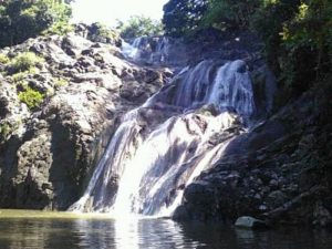 air-terjun-minawoe