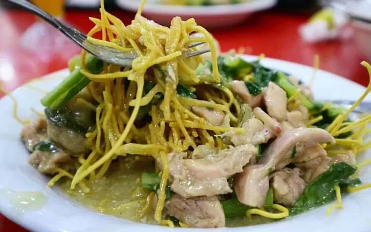 mie titi makassar