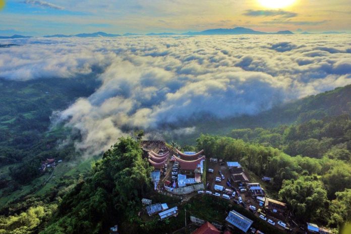 lolai negeri di atas awan toraja